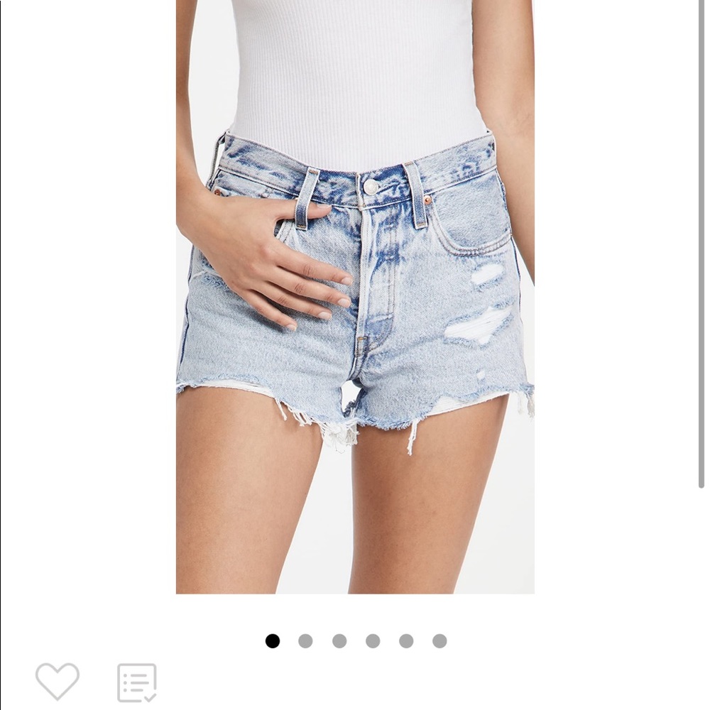 Dark wash *** see pic Levi’s 501 cut off short
